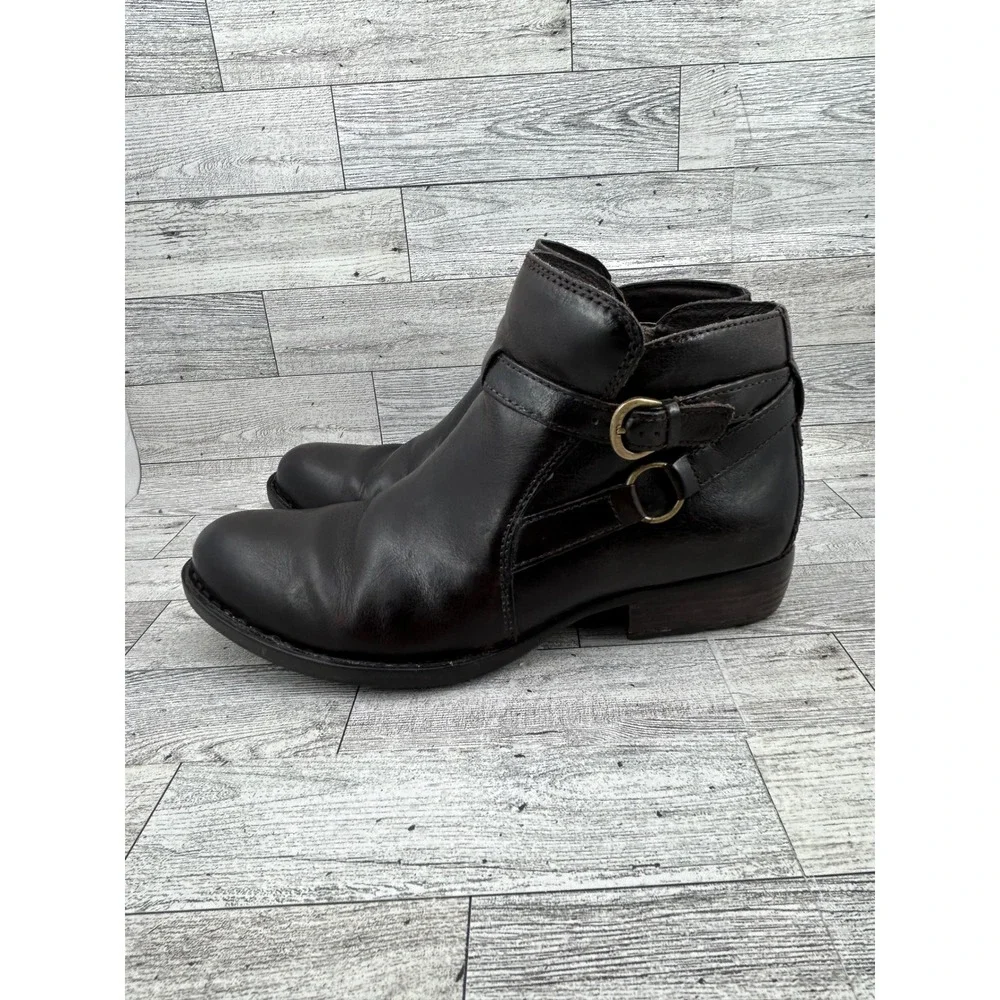 Born leather ankle